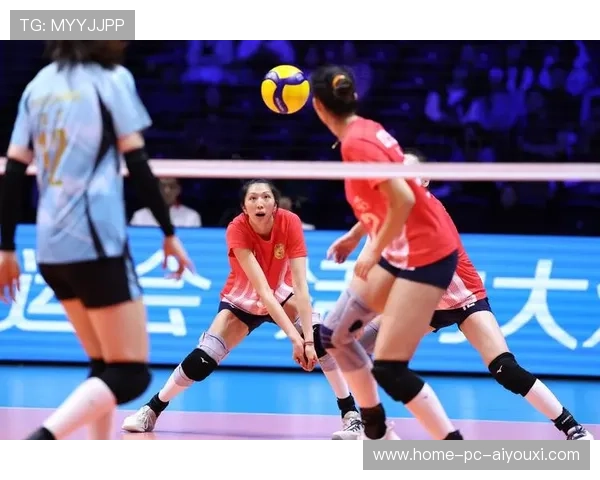 女排救球飞出广告牌还得分：坚韧与惊喜的完美诠释