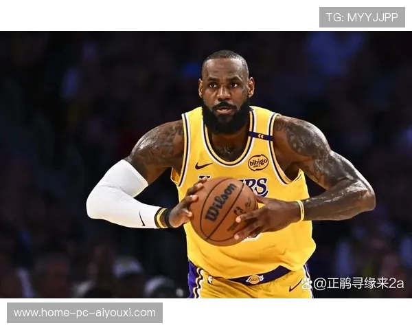 詹姆斯在社媒直播互动时回答粉丝提问耐心十足